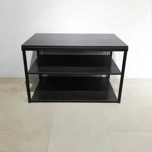 Prestatgeria negra de segona mà 122x69x78m de segona mà en bon estat en venda a cabauoportunitats.com