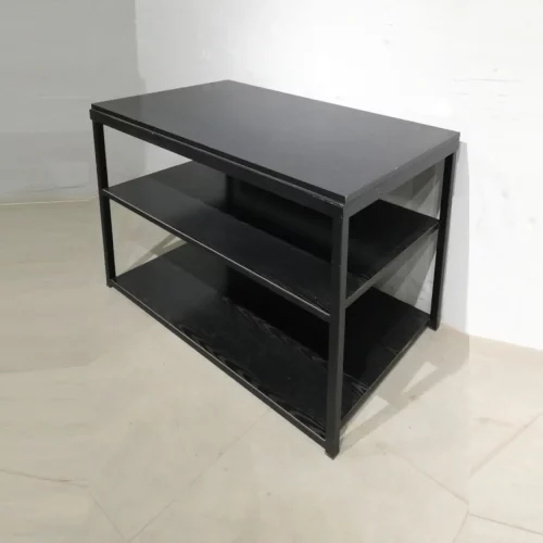 Prestatgeria negra de segona mà 122x69x78m de segona mà en bon estat en venda a cabauoportunitats.com