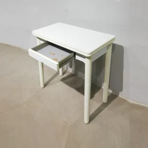 Mesa blanca con cajón de segunda mano (80x40x76cm) en venta en cabauoportunitats.com