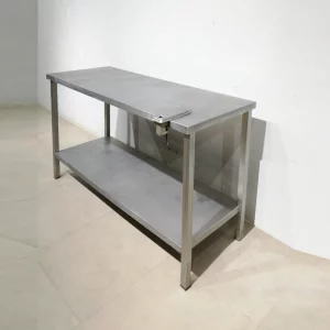 Mesa de acero inoxidable de segunda mano (160x60x89cm) en venta en cabauoportunitats.com