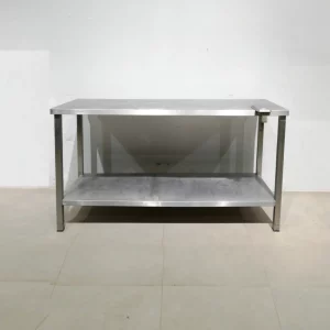 Mesa de acero inoxidable de segunda mano (160x60x89cm) en venta en cabauoportunitats.com