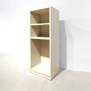 Estantería de madera de segunda mano con mucho espacio de almacenamiento en venta en cabauoportunitats.com