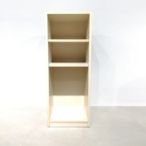 Estantería de madera de segunda mano con mucho espacio de almacenamiento en venta en cabauoportunitats.com