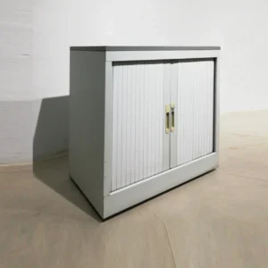 Armario metálico para taller, oficina con persiana procedente de un final de stock 80x45x75cm en venta en cabauoportunitats.com