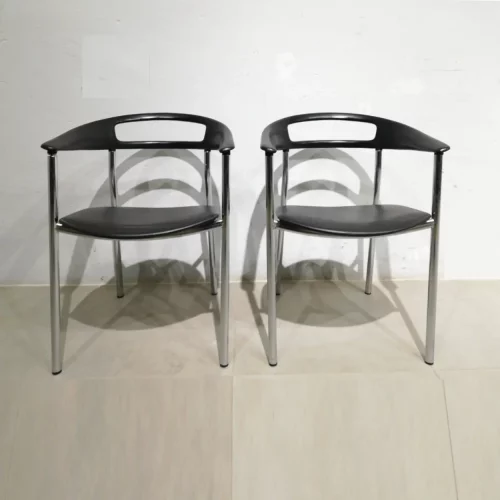 Lot de 2 cadires de segona mà en molt bon estat per a sala d'espera, oficina, despatx... en venda a cabauoportunitats.com