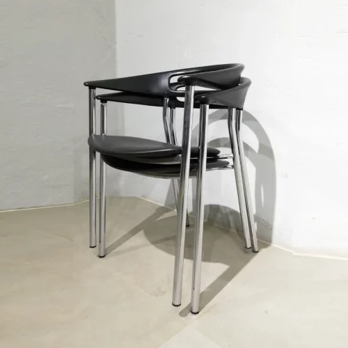 Lot de 2 cadires de segona mà en molt bon estat per a sala d'espera, oficina, despatx... en venda a cabauoportunitats.com
