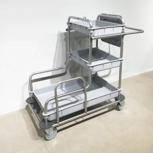 Carro de limpieza de segunda mano procedente de un final de stock en venta en cabauoportunitats.com