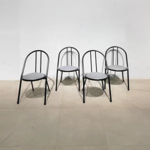 Lote de 4 sillas apilables de acero de color negro de segunda mano en venta en cabauoportunitats.com