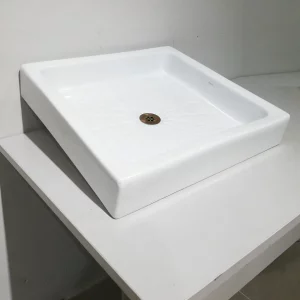 Plato de ducha 60x59x10 cm de segunda mano en buen estado en venta en cabauoportunitats.com