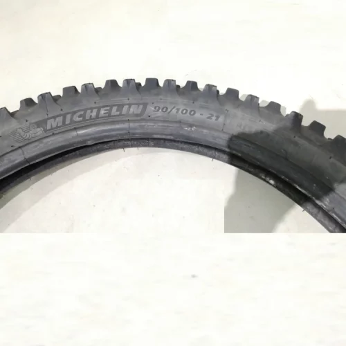 Neumático para motocicleta MICHELIN 90-100-21 M-C57-R de segunda mano en venta en cabauoportunitats.com