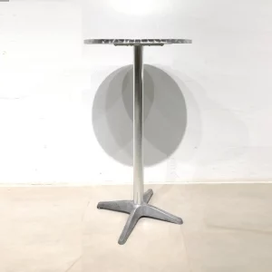 Taula alta rodona per a bar 110cm d'alçada de segona mà en bon estat en venda a cabauoportunitats.com