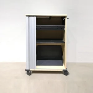 Armari d'oficina WERNDL fet de melamina de 71x46x106cm de segona mà en venda a cabauoportunitats.com
