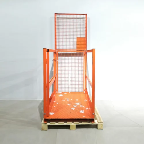 Palot metàl·lic de reixa de 79x124x122 cm de segona mà en venda a cabuoportuntiats.com