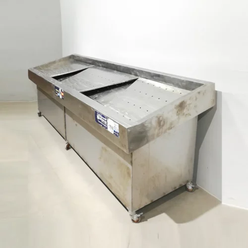 Mostrador de pescadería con agujero pequeño de segunda mano (334x96x116cm) en venta en cabauoportunitats.com