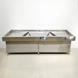 Mostrador de pescadería con agujero pequeño de segunda mano (334x96x116cm) en venta en cabauoportunitats.com