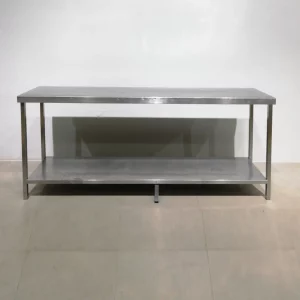 Taula d'acer inoxidable de 200x51x84cm de segona mà en bon estat en venda a cabauoportunitats.com