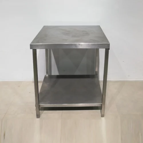 Taula d'inox (62x72x84cm)de segona mà en venda a cabauoportunitats.com