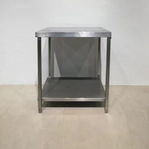 Taula d'inox (62x72x84cm)de segona mà en venda a cabauoportunitats.com