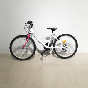 Bicicleta de passeig de color blanc TEENS 24 de segona mà en venda a cabauoportunitats.com