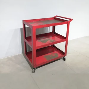 Carro de segunda mano con 3 pisos de 79x49x100cm procedente de un final de stock en venta en cabauoportunitats.com