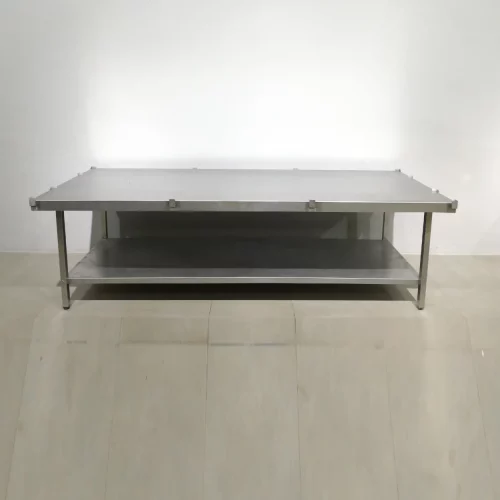 Mesa de acero inoxidable de 282x108x86cm de segunda mano en buen estado en venta en cabauoportunitats.com