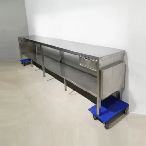 Mesa de acero inoxidable de segunda mano con 2 cajones (370x60x90cm) en venta en cabauoportunitats.com