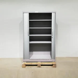 Armario metálico con persiana (121x45x198cm) de segunda mano en venta en cabauoportunitats.com