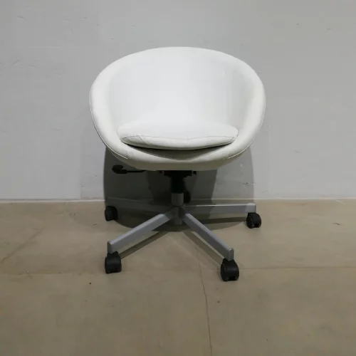 Sillón blanco 65x60x86cm con ruedas de segunda mano en venta en cabauoportunitats.com