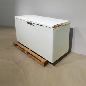 Congelador 140x58x83 cm de segunda mano en buen estado perfecta para tienda, supermercado en venta en cabauoportunitats.com