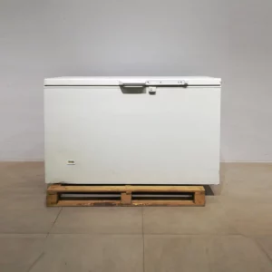 Congelador 140x58x83 cm de segunda mano en buen estado perfecta para tienda, supermercado en venta en cabauoportunitats.com