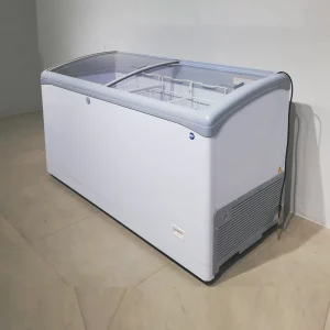 Congelador puerta cristal 149x64x84cm de segunda mano en buen estado en venta en cabauoportunitats.com