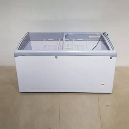 Congelador puerta cristal 149x64x84cm de segunda mano en buen estado en venta en cabauoportunitats.com