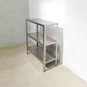 Prestatgeria d'acer inoxidable de segona mà de 90x63x101cm en venda a cabauoportunitats.com