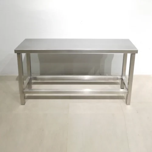 Taula d'inox de segona mà de 130x35x70cm per a taller, nau industrial... en venda a cabauoportunitats.com