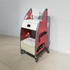 Carro de segona mà per a taller preparat com a punt informàtic (60x60x140cm) de segona mà en venda a cabauoportunitats.com