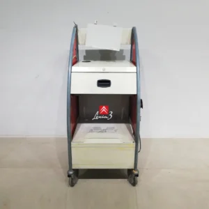 Carro de segona mà per a taller preparat com a punt informàtic (60x60x140cm) de segona mà en venda a cabauoportunitats.com