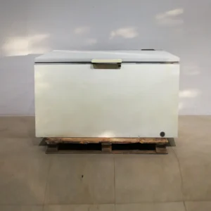 Congelador 143x69x83cm de segunda mano en buen estado perfecta para tienda, supermercado en venta en cabauoportunitats.com