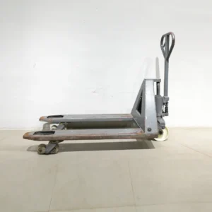 Transpalet manual de segona mà per a palet americà (120x100cm) en venda a cabauoportunitats.com