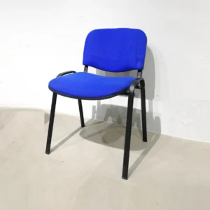 Cadira de segona mà en molt bon estat per a sala d'espera, oficina, despatx... en venda a cabauoportunitats.com