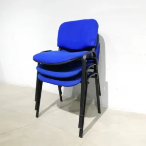 Cadira de segona mà en molt bon estat per a sala d'espera, oficina, despatx... en venda a cabauoportunitats.com