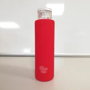 Ampolla de vidre 550 ml resistent a temperatures de -20ºC fins 100ºC amb funda de silicona