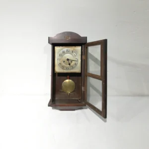 Rellotge de pèndol de segona mà, perfecte per a ús decoratiu en ambients rústics, clàssic