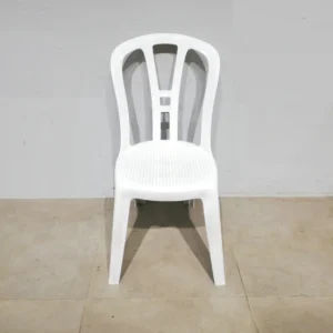 Silla apilable hecha de plástico blanco de gran calidad y resistencia de segunda mano
