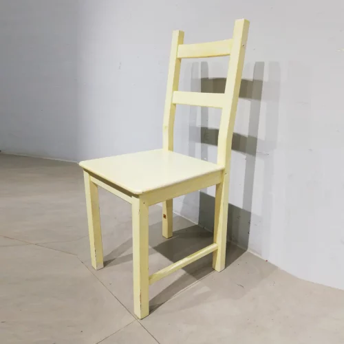 Sillas de madera 40x42x95cm de ocasión en buen estado procedentes de una empresa en cierre