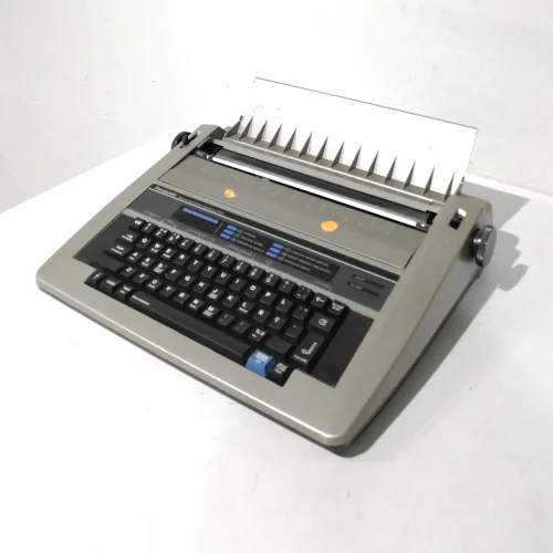 Màquina d'escriure OLIVETTI LETTERA 42 de segona mà en bon estat en venda a cabauoportunitats.com Balaguer - Lleida - Catalunya