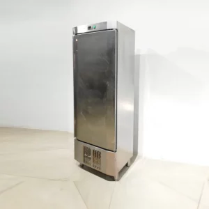 Nevera INFRICO d’ocasió de 330 litres perfecta tant per a ús professional com domèstic