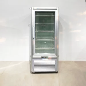 Vitrina refrigerada EUROFRED 400 L. per a pastisseria procedent d'una empresa en tancament