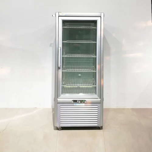 Vitrina refrigerada EUROFRED 400 L. para pastelería procedente de una empresa en cierre