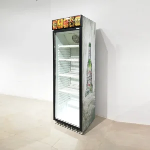 Nevera expositora CORECO amb capacitat de 440 litres amb porta de vidre de segona mà