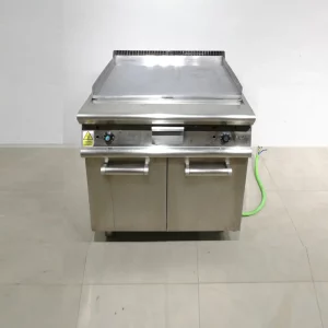 Planxa de 80x93x92cm per a hostaleria procedent d'un restaurant en tancament